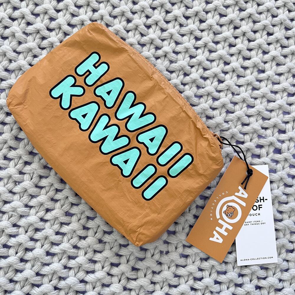 Aloha Collection• Supercute Edition DFS Mini Pouch Hello Kitty Hawaii Kawaii Tan - Picture 2 of 7